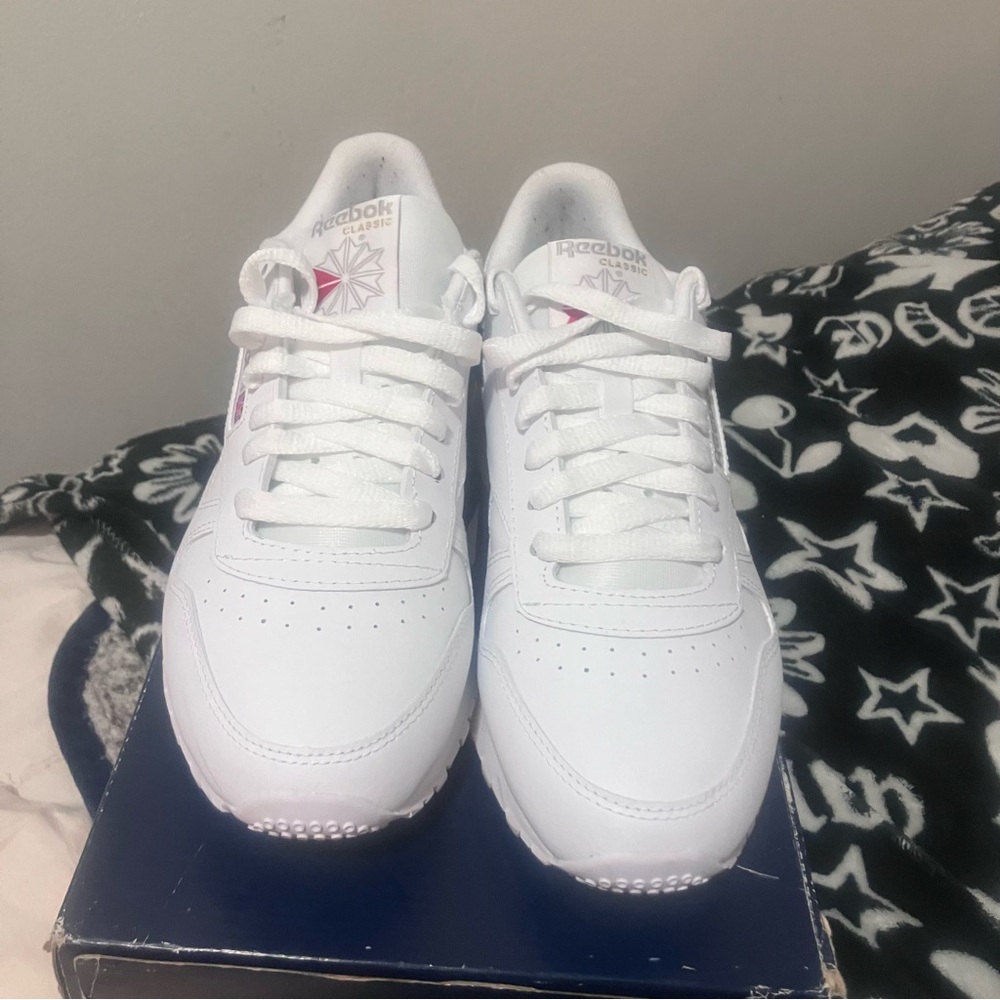 Redbox shoes
